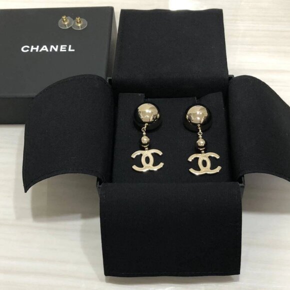 CHANEL CC Logos Ball Drop Dangle Stud Earrings Gold Tone B21S Auth w/Box d1138 - Picture 10 of 10